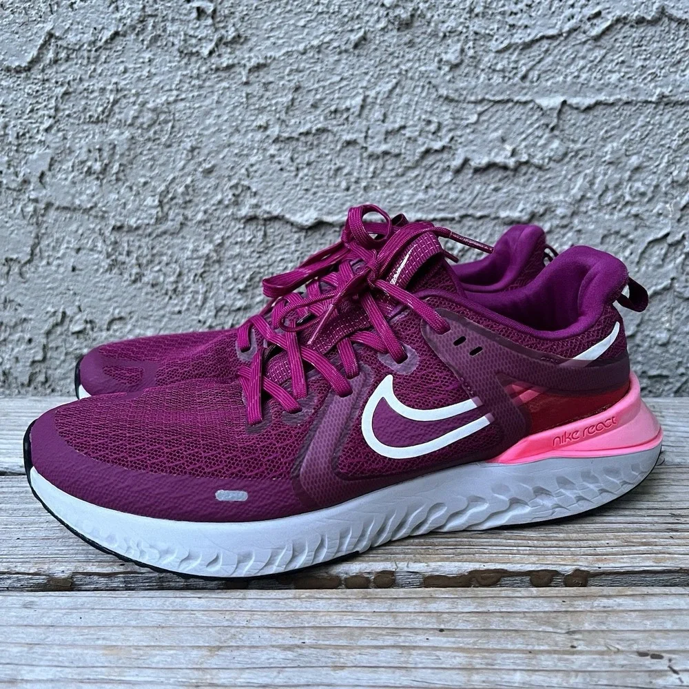 Nike Shoes Women Size 10.5 Legend React Running Pink Red White Sneakers Trainer